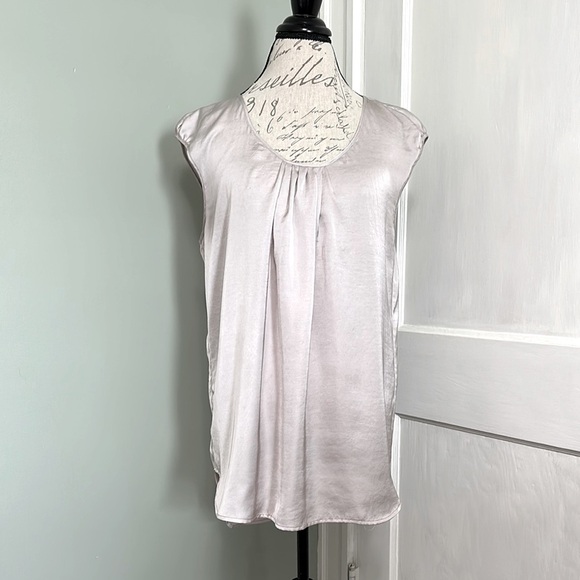 GAP Pale Gray Sleeveless Pleated Tunic Blouse - Picture 1 of 13